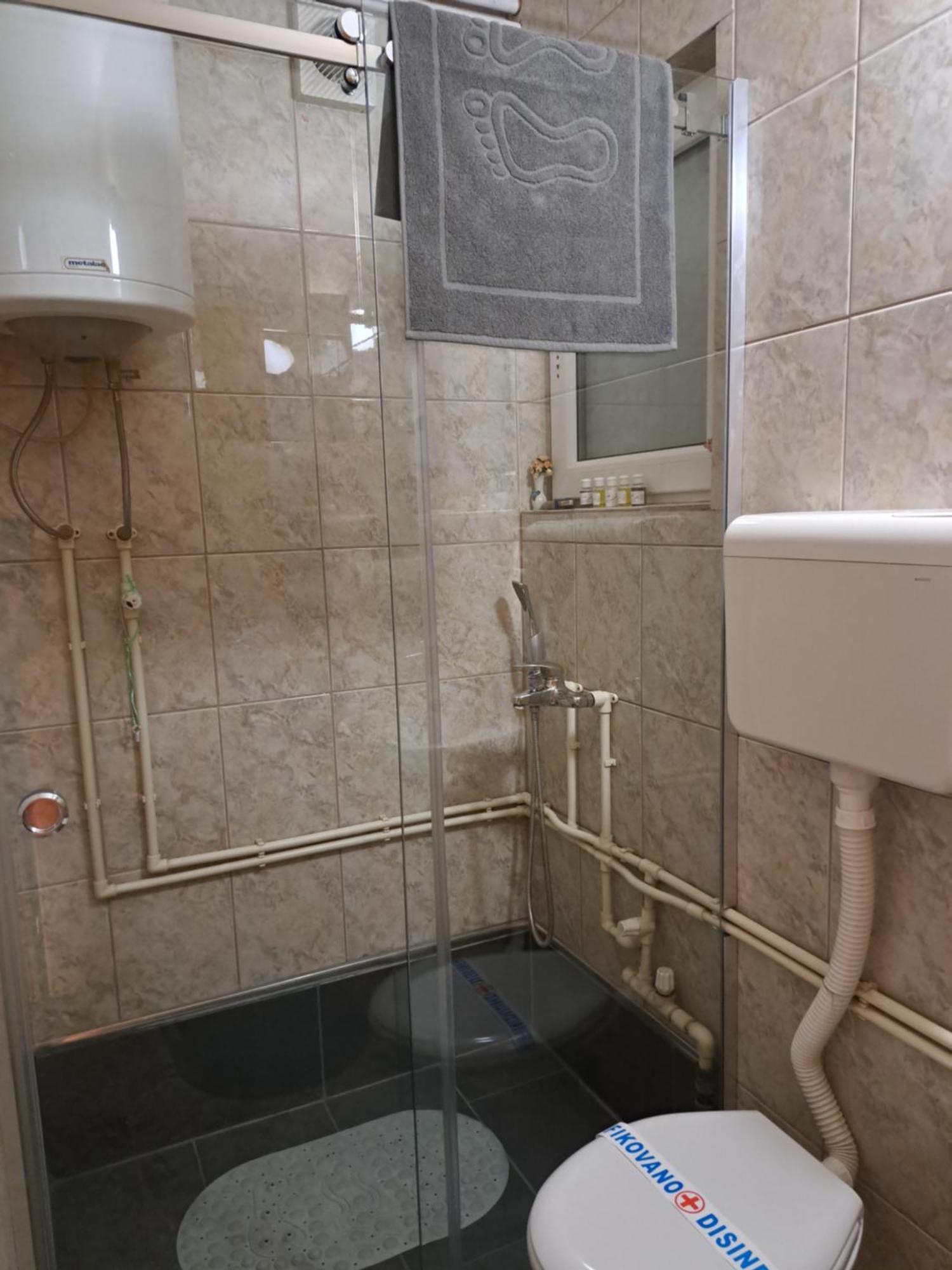קראלג'בו Apartman Fontana מראה חיצוני תמונה