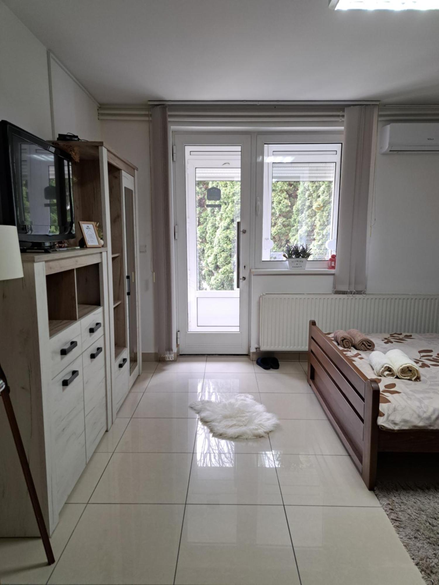 קראלג'בו Apartman Fontana מראה חיצוני תמונה
